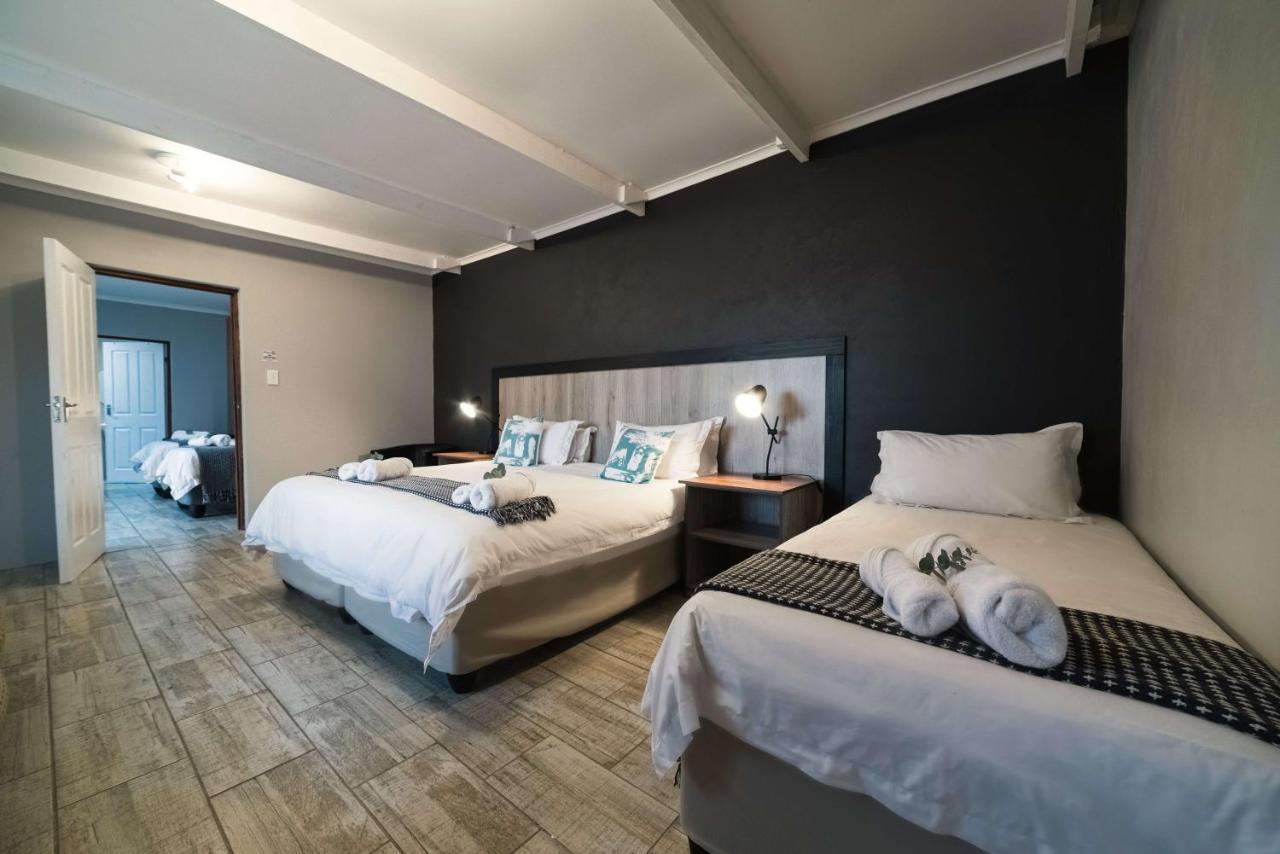 Azaria Guesthouse Свеллендам Экстерьер фото