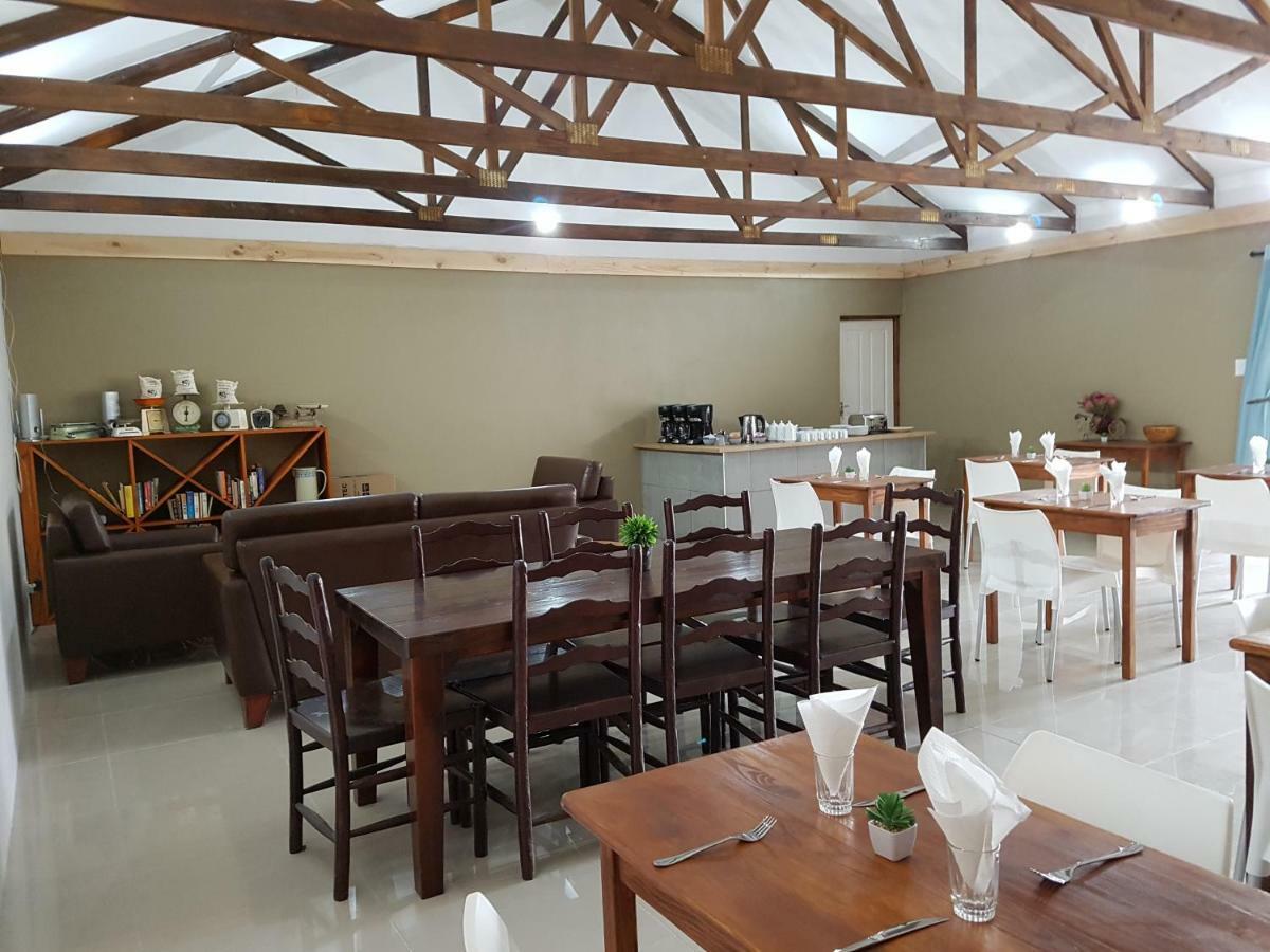 Azaria Guesthouse Свеллендам Экстерьер фото